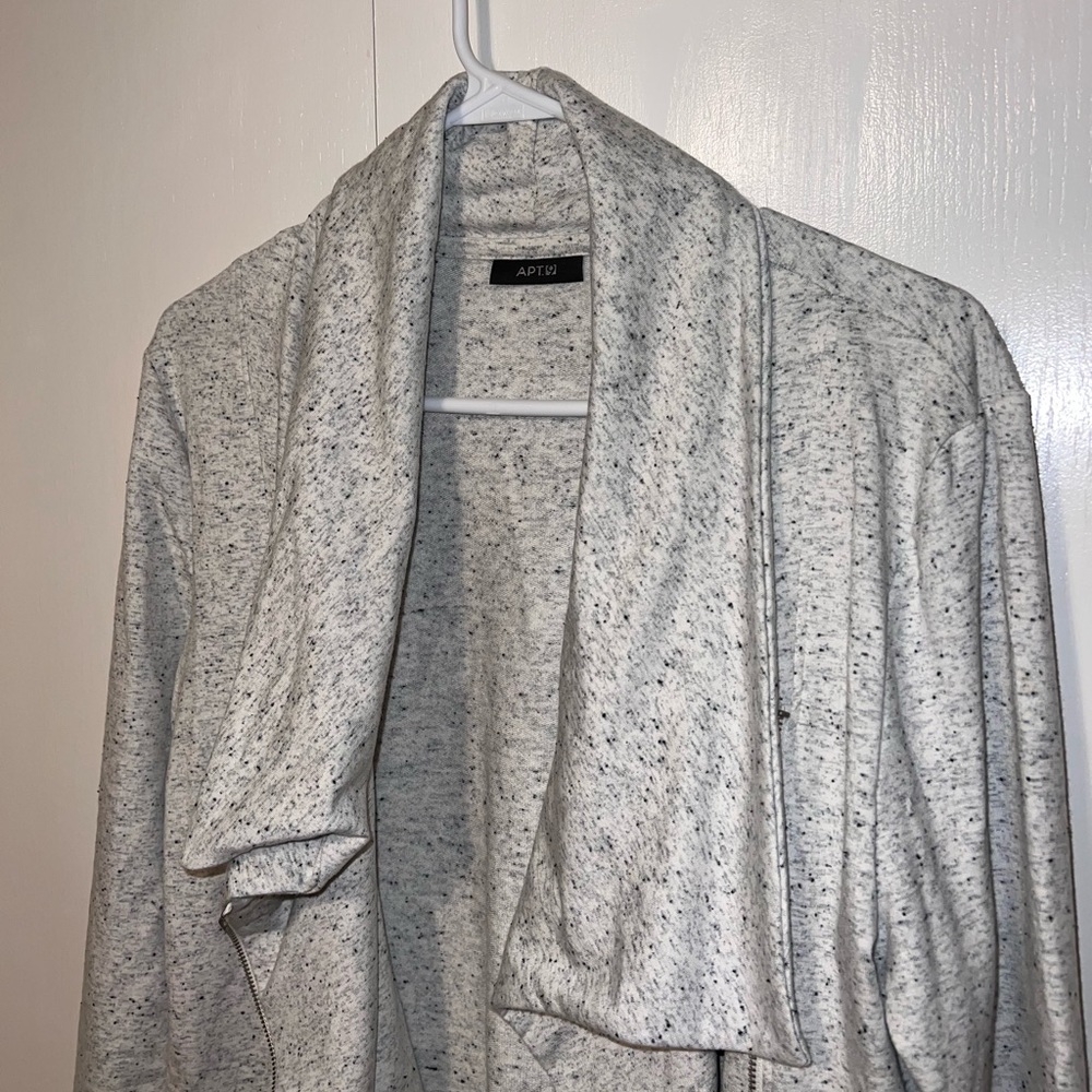 Grey zip up. Light grey sweatshirt. Large grey Sweatshirt.